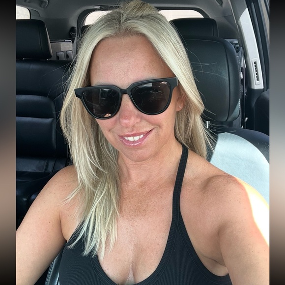 Meet your Posher, Kristie - Picture 3 of 3